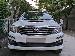 Second Hand Toyota Fortuner 3.0 4x4 MT in Ghaziabad