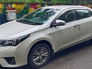 Second Hand Toyota Corolla Altis LE Petrol in Thane