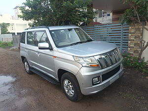 Second Hand Mahindra TUV300 T8 in Ahmednagar