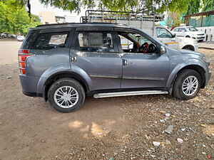 Second Hand महिंद्रा XUV500 w6 in अकोला