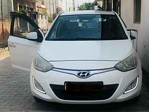 Second Hand हुंडई i20 स्पोर्ट्ज़ 1.4 crdi in अंबाला कैंट