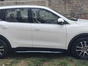 Second Hand Mahindra XUV700 AX 7 Diesel AT AWD Luxury Pack 7 STR [2021] in Varanasi