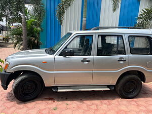 Second Hand Mahindra Scorpio VLX 2WD BS-III in Latur