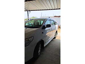 Second Hand Toyota Innova 2.5 GX 8 STR BS-III in Titlagarh