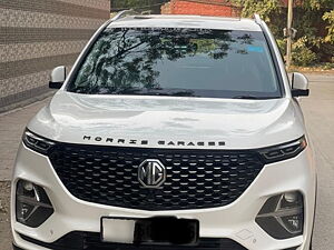 Second Hand MG Hector Plus Sharp 1.5 Petrol Turbo CVT 6-STR in Delhi