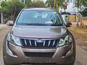 Second Hand महिंद्रा XUV500 w10 in आगरा