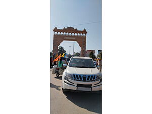 Second Hand Mahindra XUV500 W8 2013 in Gwalior