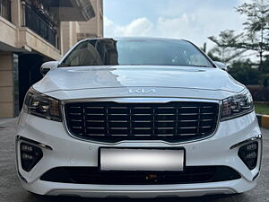 Second Hand Kia Carnival Limousine Plus 7 STR in Hyderabad