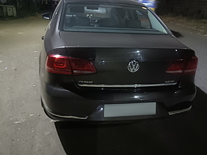 Second Hand Volkswagen Passat 2.0 PD DSG S in Nashik