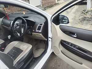 Second Hand Hyundai i20 Sportz 1.4 CRDI in Kanpur Nagar