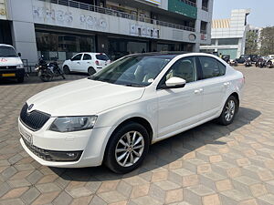 Second Hand Skoda Octavia 2.0 TDI CR Style Plus AT in Vapi