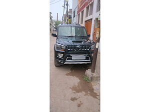 Second Hand Mahindra Scorpio S5 in Lucknow