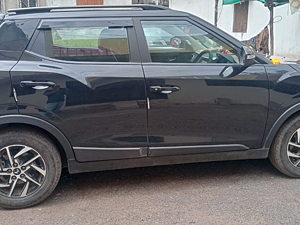 Second Hand महिंद्रा xuv300 W8 1.2 पेट्रोल [2019] in इंदौर