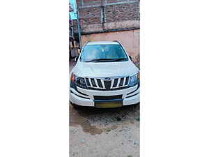 Second Hand महिंद्रा XUV500 w8 in अरा