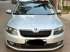 Second Hand Skoda Octavia Elegance 2.0 TDI AT in Ludhiana