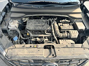 Second Hand Hyundai Alcazar Signature (O) 7 Seater 2.0 Petrol AT in Greater Noida