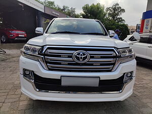 Second Hand Toyota Land Cruiser LC 200 VX in Indore