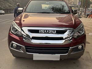 Second Hand Isuzu MU-X 4x2 in Noida