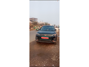 Second Hand महिंद्रा xuv400 EL 39.4 kwh ड्युअल टोन in पटना