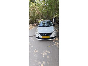 Second Hand Maruti Suzuki DZire LXi in Noida