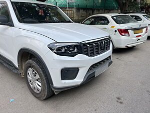 Second Hand Mahindra Scorpio Z2 Petrol MT 7 STR in Gurgaon