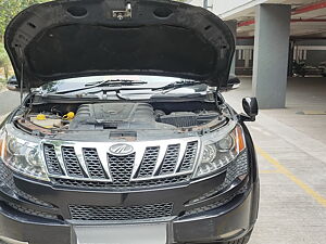 Second Hand Mahindra XUV500 W8 in Pune