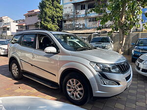 Second Hand Mahindra XUV500 W10 in Surat