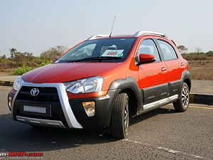 Second Hand Toyota Etios 1.5 V in Akola