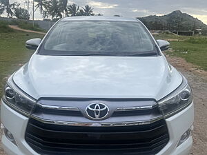 Second Hand Toyota Innova Crysta 2.4 VX 8 STR [2016-2020] in Tumkur