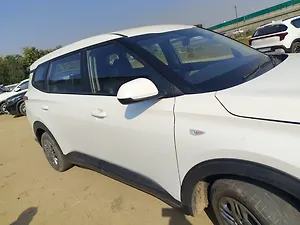 Second Hand Kia Carens Premium 1.4 Petrol 7 STR in Lucknow