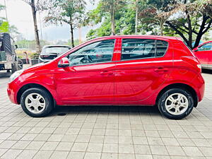 Second Hand Hyundai i20 Asta 1.2 with AVN in Washim