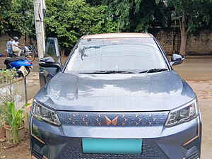 Second Hand महिंद्रा xuv400 EL 39.4 kwh ड्युअल टोन in दावणगेरे