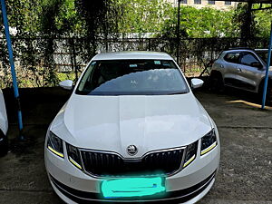 Second Hand Skoda Octavia 2.0 TDI CR Style AT in Pimpri-Chinchwad