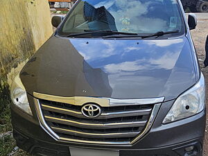 Second Hand Toyota Innova 2.5 GX 8 STR BS-IV LTD in Chennai