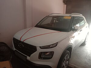 Second Hand Hyundai Venue S 1.0 Turbo DCT in Auraiya