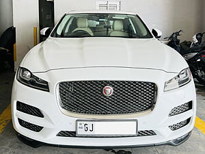 Second Hand Jaguar F-Pace Prestige in Anand