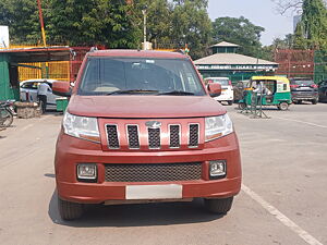 Second Hand Mahindra TUV300 T8 in Delhi