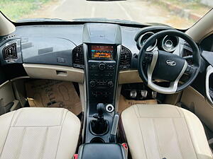 Second Hand Mahindra XUV500 W10 AWD in Greater Noida