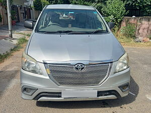 Second Hand Toyota Innova 2.5 G4 8 STR in Jaipur