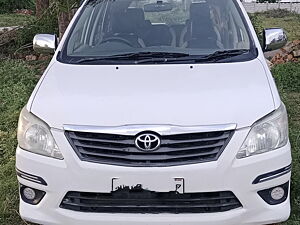 Second Hand Toyota Innova 2.5 E MS 7 STR BS-IV in Hyderabad