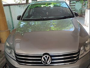 Second Hand Volkswagen Passat Highline DSG in Pondicherry