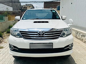 Second Hand Toyota Fortuner 3.0 4x2 AT in Firozpur