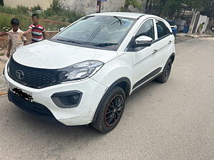 Second Hand Tata Nexon XM in Delhi