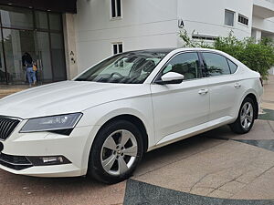 Second Hand Skoda Superb Style TSI AT in Kochi