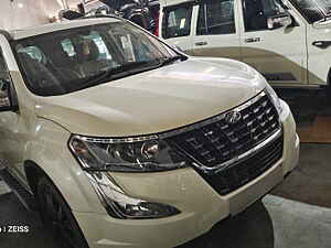 Second Hand महिंद्रा XUV500 w11 ऑप्शनल in मुर्शिदाबाद