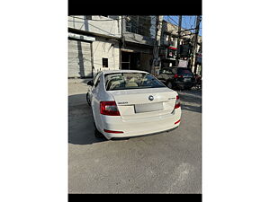 Second Hand Skoda Octavia 2.0 TDI CR Style Plus AT in Amritsar