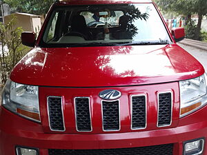 Second Hand Mahindra TUV300 T8 AMT in Noida