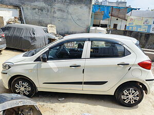 Second Hand Tata Tiago Revotron XE [2016-2019] in Delhi