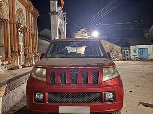 Second Hand Mahindra TUV300 T10 in Bhuj