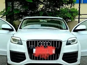 Second Hand ऑडी q7 35 tdi प्रीमियम + सनरूफ़ in आगरा
